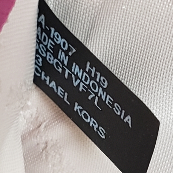 ⚠️LAST 1⚠️ Michael Kors Jet Set LG Tri Fold Wallet - Picture 4 of 5